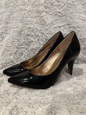 BCBGeneration Black Pointed Heels Size 7.5